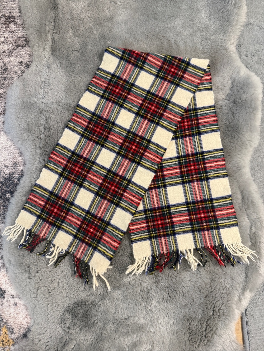 Vintage Begg of Ayr 100% Wool Scottish Tartan Scarf Cream Red Navy Plaid Scott